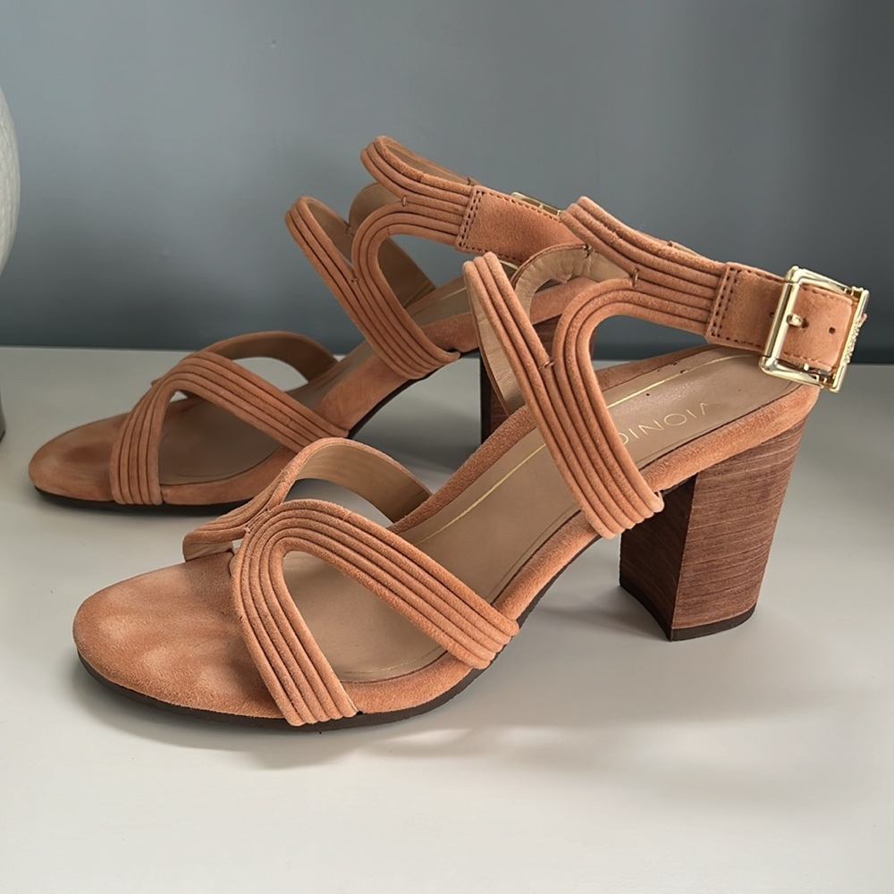 Vionic Heels Vionic Leana Block Heel Sandal size 8 M toasted nut suede